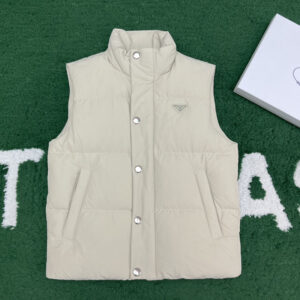 프라다 【잔디집】 트라이앵글 로고 기능성 다운 패딩 베스트（레어）