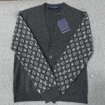 루이비통 【TJ공장】 모노그램 믹스 캐시미어 V넥 가디건（터보）