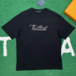 루이비통 【잔디집】 LV 플라워 시그니처 엠벨리시드 반팔 티셔츠 (레어)