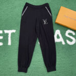 루이비통 【잔디집】 LV 트랙 팬츠 니트 (레어)