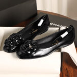 샤넬 【HAPPY】 (터보) 까멜리아 발레리나 페이던트 블랙 플랫 슈즈