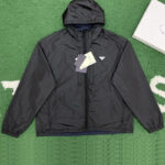 프라다 【잔디집】 트라이앵글 후드 자켓 리나일론 로고 （레어）