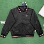 프라다 【잔디집】 트라이앵글 리나일론 로고 자켓 （레어）