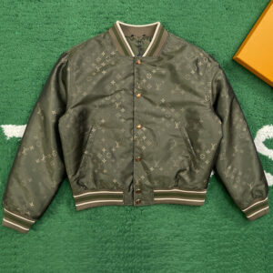 【잔디집】루이비통 모노그램 리버서블 라이트 봄버 자켓 （레어）