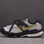 나이키 x 사카이 제가마돔 SP 스니커즈 “Matte Silver Yellow” HQ8618-002