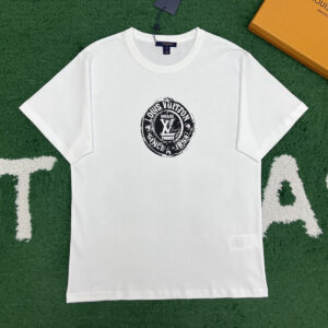 루이비통 【잔디집】 LV 스템프 반팔 티셔츠（레어）