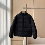 프라다 미디엄 리나일론 다운 패딩 자켓 웨이트