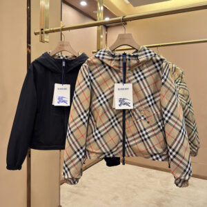 버버리 크롭 리버시블 체크 자켓