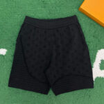 루이비통 【잔디집】 모노그램 자카드 그래픽 스트라이프 니티드 숏팬츠（레어）