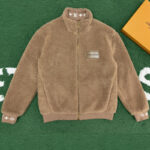 루이비통 【잔디집】 로고 패치 후리스 블루종 2컬러（레어）