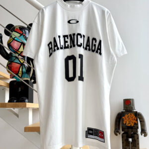 발렌시아가 【계단집】 바스켓볼 시리즈 반팔 티셔츠