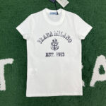 프라다 【잔디집】 25ss 여성 반팔 티셔츠（레어）