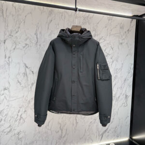 프라다 기능성 후드 다운 자켓