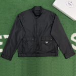 프라다 【잔디집】 트라이앵글 로고 리나일론 바람막이 자켓（레어）