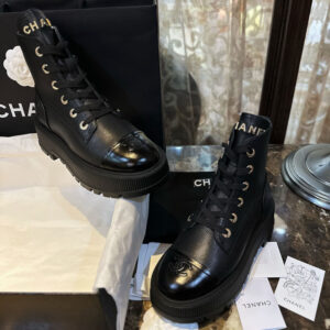 샤넬 【터보】 23b 레터링 컴뱃 부츠(TJ공장)