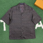 루이비통 【잔디집】 트롱프뢰유 모노그램 프린트 반팔 실크 셔츠 (레어)