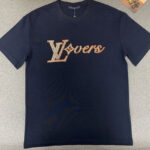 루이비통 【TJ공장】 LV 버스 엠벨리시드 반팔 티셔츠 (터보)