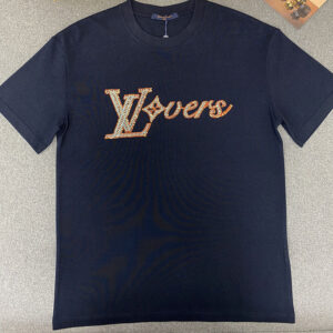 루이비통 【TJ공장】 LV 버스 엠벨리시드 반팔 티셔츠 (터보)