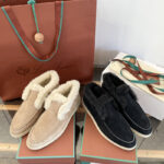 로로피아나 오픈 워크 펄 앵클 부츠