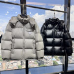 프라다 리나일론 트라이앵글로고 패딩 자켓