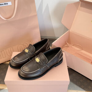 미우미우 빈티지 이팩트 가죽 페니 로퍼