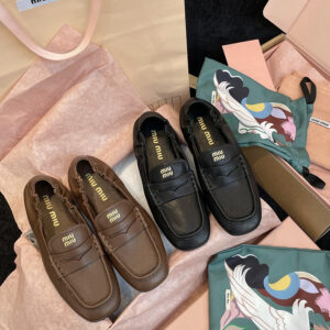 미우미우 나파 가죽 로퍼