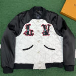 루이비통 [잔디집] 1AFWK7 투톤 새틴 봄버 블루종 자켓 (레어)