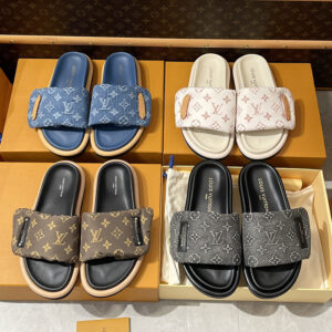 루이비통 풀 필로우 플랫  컴포트 뮬 슬리퍼