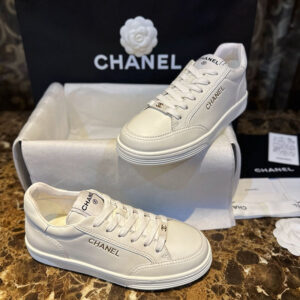 샤넬 【터보공장】 23A 로고 레터링 테니스 스니커즈（TJ）