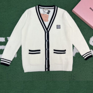 미우미우 【잔디집】 로고 패치 브이넥 니트 가디건（레어）