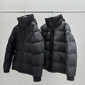 몽클레어 마데이라 Madeira 숏 다운 패딩 자켓