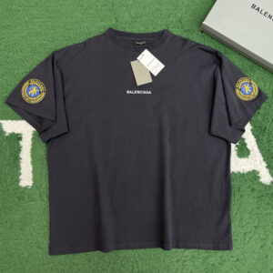 발렌시아가 【잔디집】 유니폼 오버사이즈 반팔 티셔츠（레어） 머치