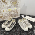 디올 오블리크 자수 스니커즈