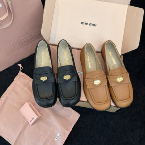 미우미우 25SS 페니로퍼 클래식