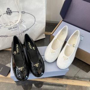 프라다 페이턴트 발레리나 플랫 슈즈 가죽
