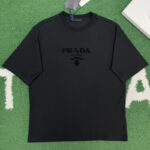 프라다 [잔디집] 토널 반팔 티셔츠 로고
