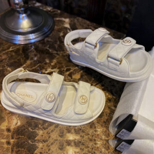 샤넬 [TJ공장] 22S 벨크로 버튼 로고 스트랩 샌들