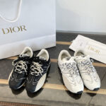 디올 D-Sketch 스니커즈