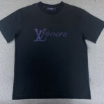 루이비통 【TJ공장】 LV 러버스 엠벨리시드 반팔 티셔츠 (터보)