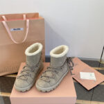 미우미우 스웨이드 시어링 부티 데저트