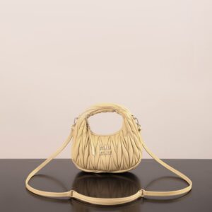 미우미우 (팬더) 원더 마텔라세 미니 핸드백 금잔화색 5BP078