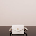 미우미우 (팬더) 소가죽 숄더백 화이트 5MT024