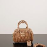 미우미우 (팬더) 아르카디 메탈라세 손잡이 가방 카멜 5BB123