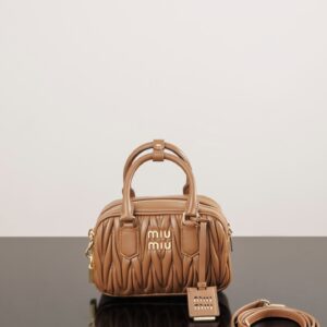 미우미우 (팬더) 아르카디 메탈라세 손잡이 가방 카멜 5BB123
