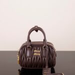 미우미우 (팬더) 아르카디에 마텔라세 브라운 양가죽 볼링 미니백 5BB123