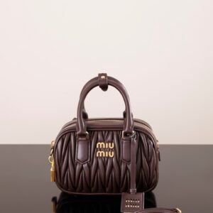 미우미우 (팬더) 아르카디에 마텔라세 브라운 양가죽 볼링 미니백 5BB123