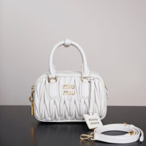 미우미우 (팬더) 아르카디 메탈라세 화이트 미니 볼링백 5BB123