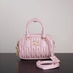 미우미우 (팬더) 아르카디에 마텔라세 핑크 소가죽 볼링백 5BB123