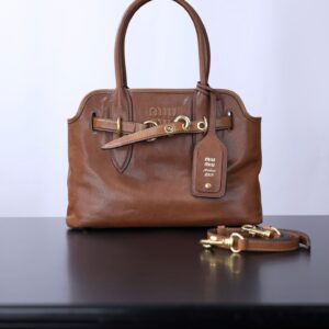 미우미우 (팬더) 어드벤처 나파 중형 브라운 소가죽 핸들백 5BA292