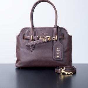 미우미우 (팬더) 어드벤처 나파 중형 브라운 소가죽 손잡이 가방 5BA292